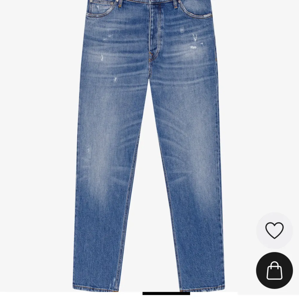 Dem säljs i ny skick på grund av för stor storlek ny pris 2100kr, intresserad av byte. Jeans & Byxor.