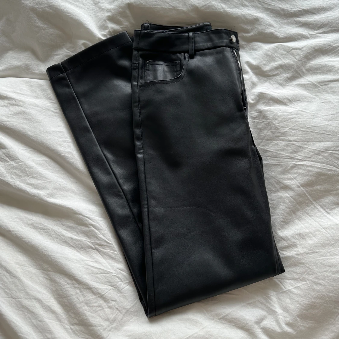 Svarta skinnbyxor  - 91
