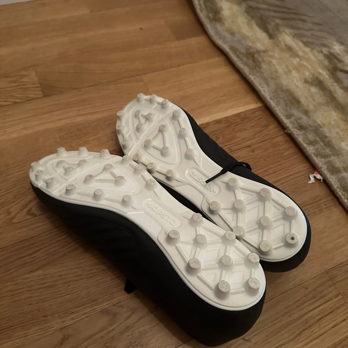 Kipsta fotbollsskor  - 91