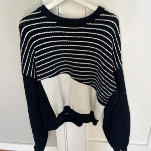 Tröja från other stories - Superfin tröja som tyvärr inte kommer till användning.💞💞