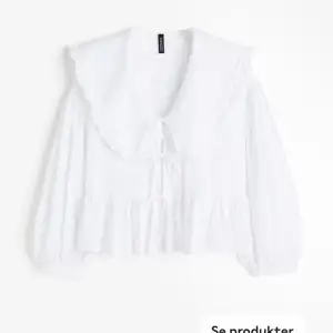 ag letar efter denna blus/skjorta från H&M, Divided. Jag är villig att betala premie. Söker storlekar xs - l. Kontakta mig gärna om du vill sälja blusen.