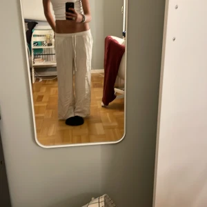 Linne byxor - Dom är inte kött använda säljer för att de är förkorta för mig. Väldigt bra skick. De är lite beige vita