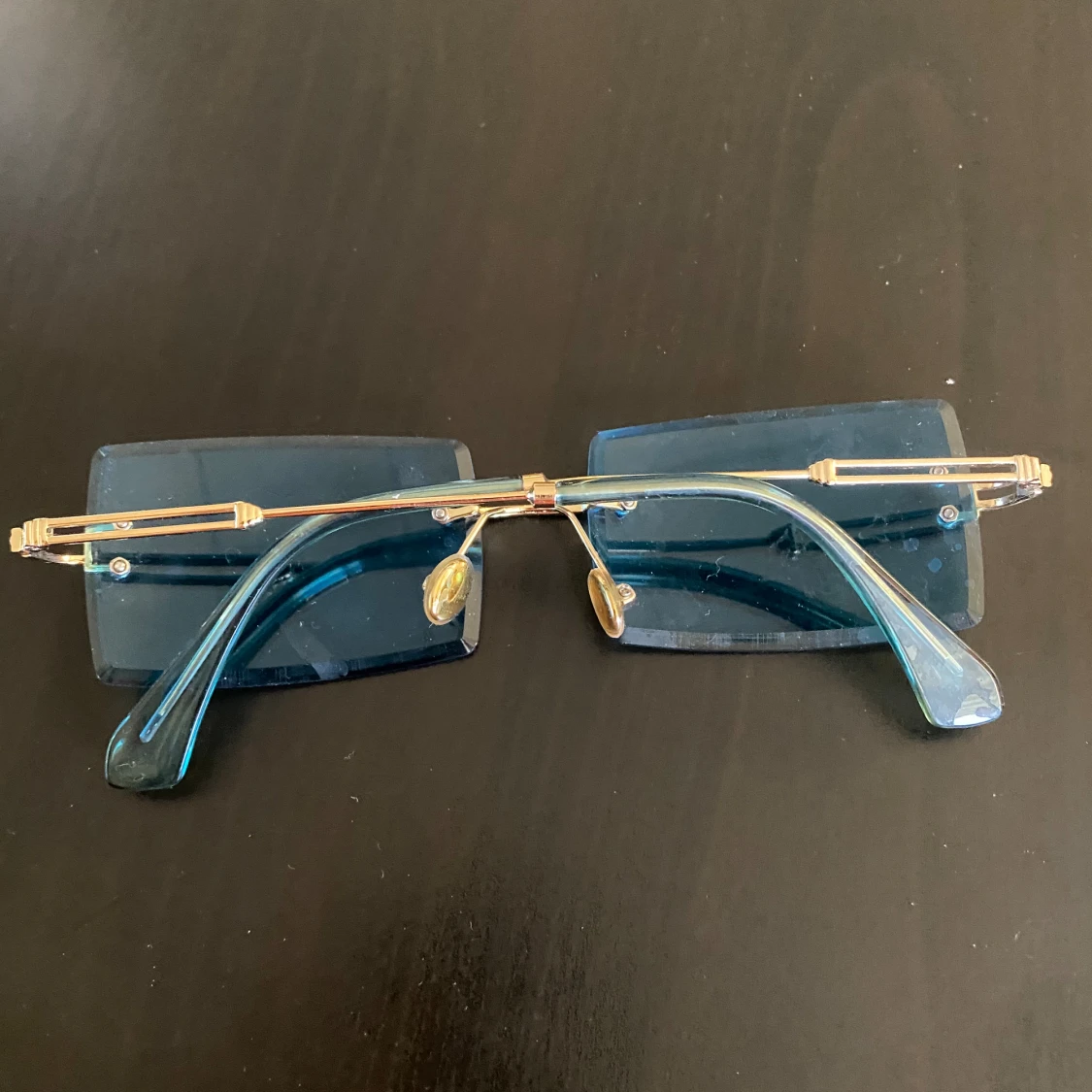 Blå solglasögon  - 90