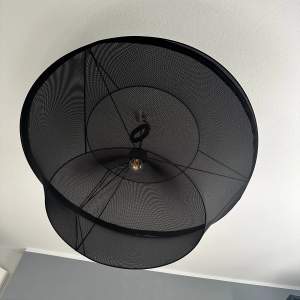 Design lampa nypris 11480 kronor. Multipurpose Moire-lampa av Marc Sarrazin.  Säljer givetvis betydligt billigare än orginalpris.  Kom gärna med bud. Helt intakt och inga skavanker