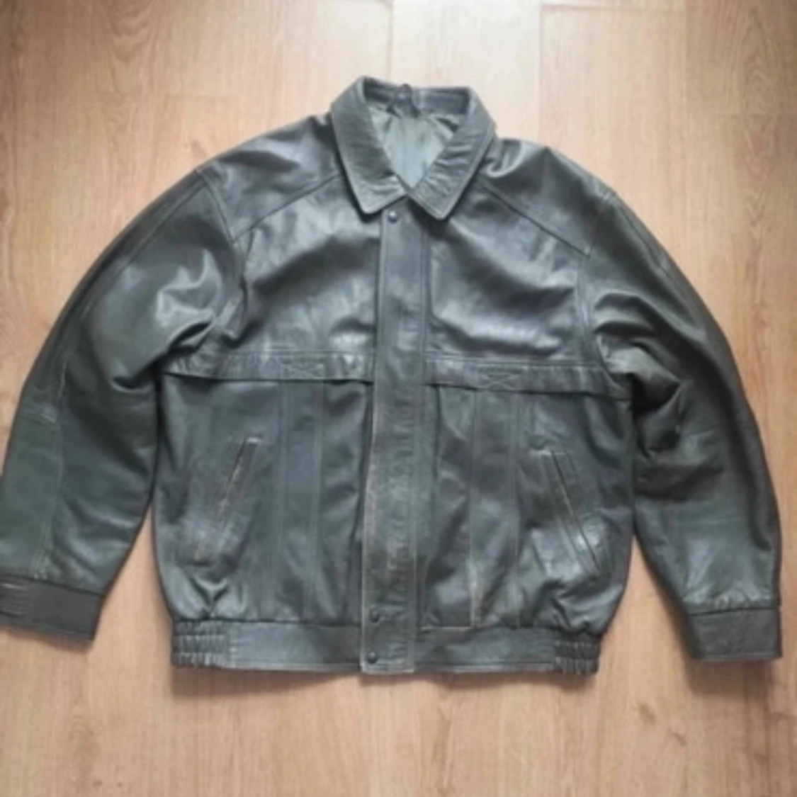 Vintage faded grön läderjacka cropped boxy