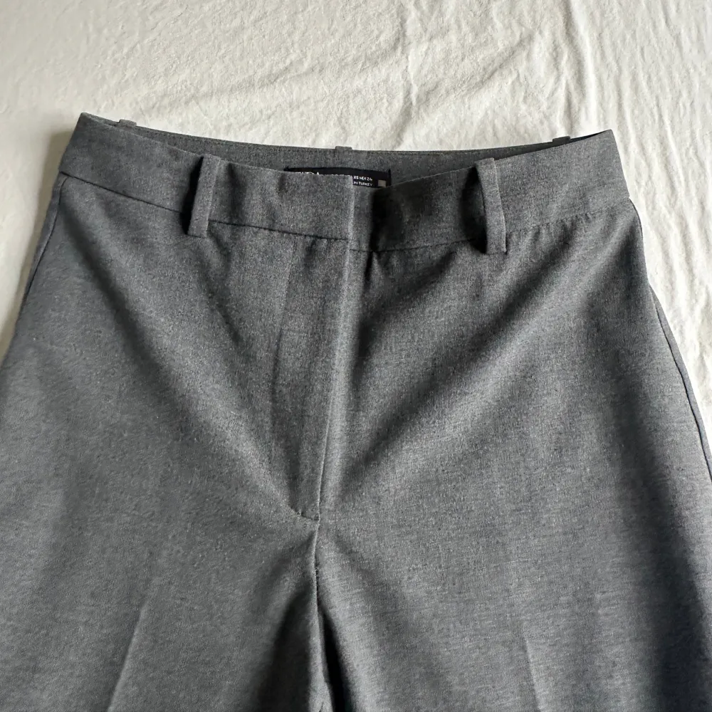 Trousers from Zara. Have only been used a few times. In a good condition. . Jeans & Byxor.
