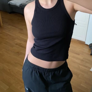 Linne NA-KD - Linne från NA-KD. Knapp använd.