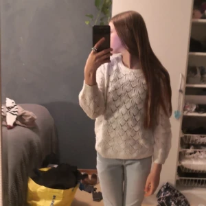 Super fin tröja från Lindex  - En super fin tröja från Lindex. Älskar den är dock för lite som man ser på bilden. Säljs inte längre. Bra skick. Skiv för flera bilder. 🤍