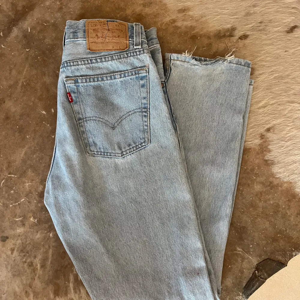 Levis 506 jeans i herrmodell. Säljer pga för små. . Jeans & Byxor.