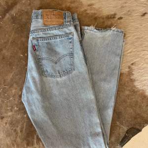 Levis 506 jeans i herrmodell. Säljer pga för små. 