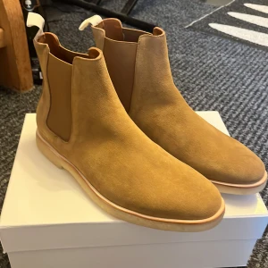 Chelsea boots - Helt nya aldirg använda skick 10/10😊. Säljer dom pågrund av att dom var för stora. Inga skambud bara seriösa köpare 