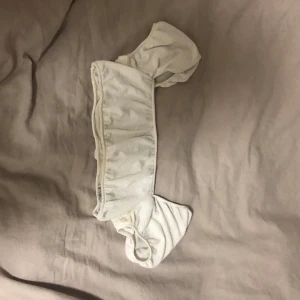 Topp H&M - Fin topp ifrån H&M, i väldigt fint skick!🩷