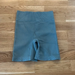 Oanvända relode shorts - Träningshorts i stl XS från relode
