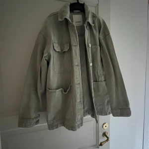 Ljusgrön jeansjacka🤍💚  - Jätte fin ljusgrön jeansjacka💚perfekt till sommarn 