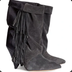 Isabel marant boots - SUPER snygg värkligen!! I jätte bra sick!!❣️❣️❣️VÄLDIGT eftertraktade, säljer bara för jag har för många skor💓 EXTREMT sällsynta pga att dem bara släpptes en gång❣️🌸