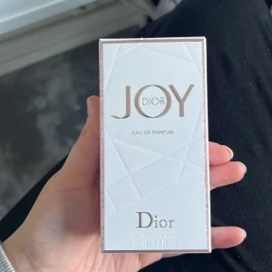 Dior parfym - Endast testad.