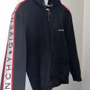 Givenchy kofta - Storlek S Tar emot byten