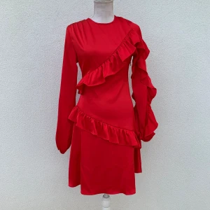 Röd klänning  - Storlek: XS/34