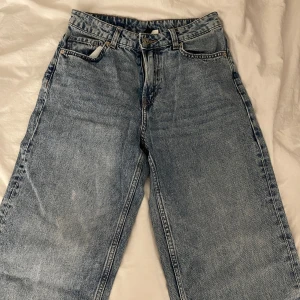 Lågmidjade jeans - Lågmidjade vida jeans från h&m, slutsålda på hemsidan