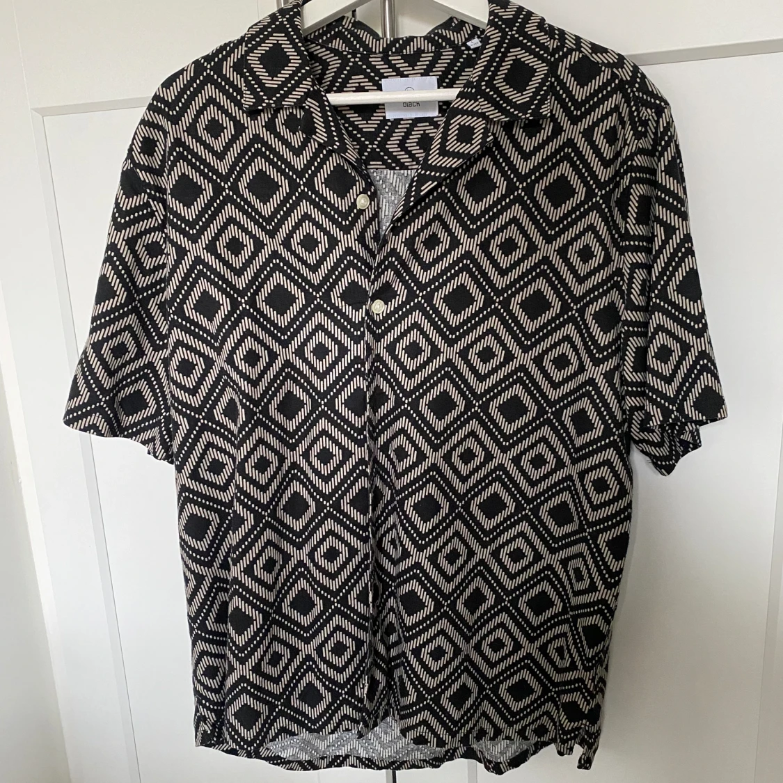 Bläck kortärmad-skjorta 