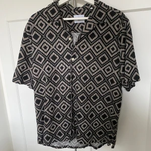 Bläck kortärmad-skjorta  - Skjorta i bra skick!
