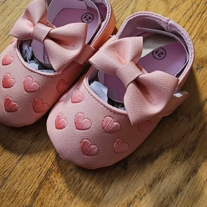Baby skor i storlek 20 - Aldrig använda