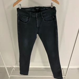 Replay jeans ”anbass” - Ett par feta replay jeans i modellen ”anbass” | skick 9/10 | nypris: 1800 kr | bara att skriva vid frågor