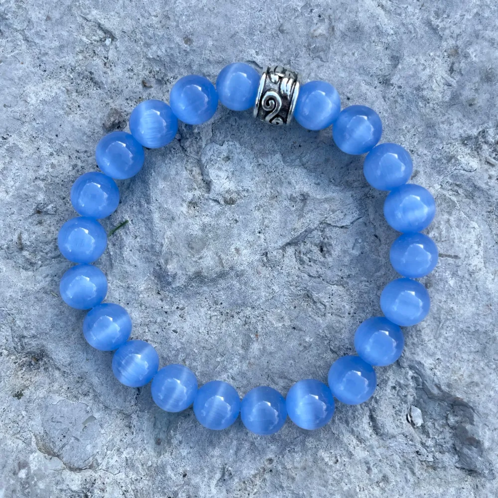 Nytt. 10% vid köp av 3 eller fler, mixa färger som du vill! Onesize, men vill du ha ditt armband måttanpassat så skriv ett meddelande med ditt handledsmått! . Asusteet.