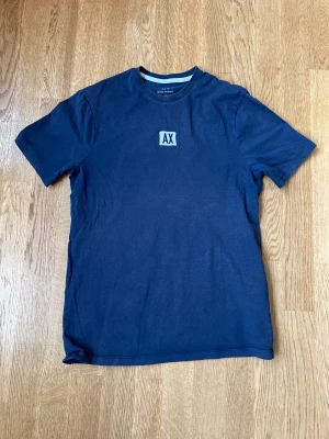 Armani t-shirt - Säljer en fet armani t-shirt i storlek XS. Hör av er vid frågor eller funderingar