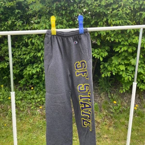 Vintage Champion Mjukisbyxor - Champion mjukisbyxor i vintage-stil!