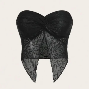 SVART SPETSTOPP - • Oanvänd • Har INTE möjlighet att skicka bild på hur den ser ut på då den är för liten för mig