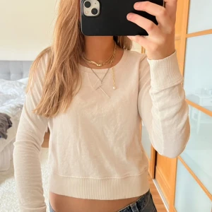 Tröja - Jättefin tröja i vitt!