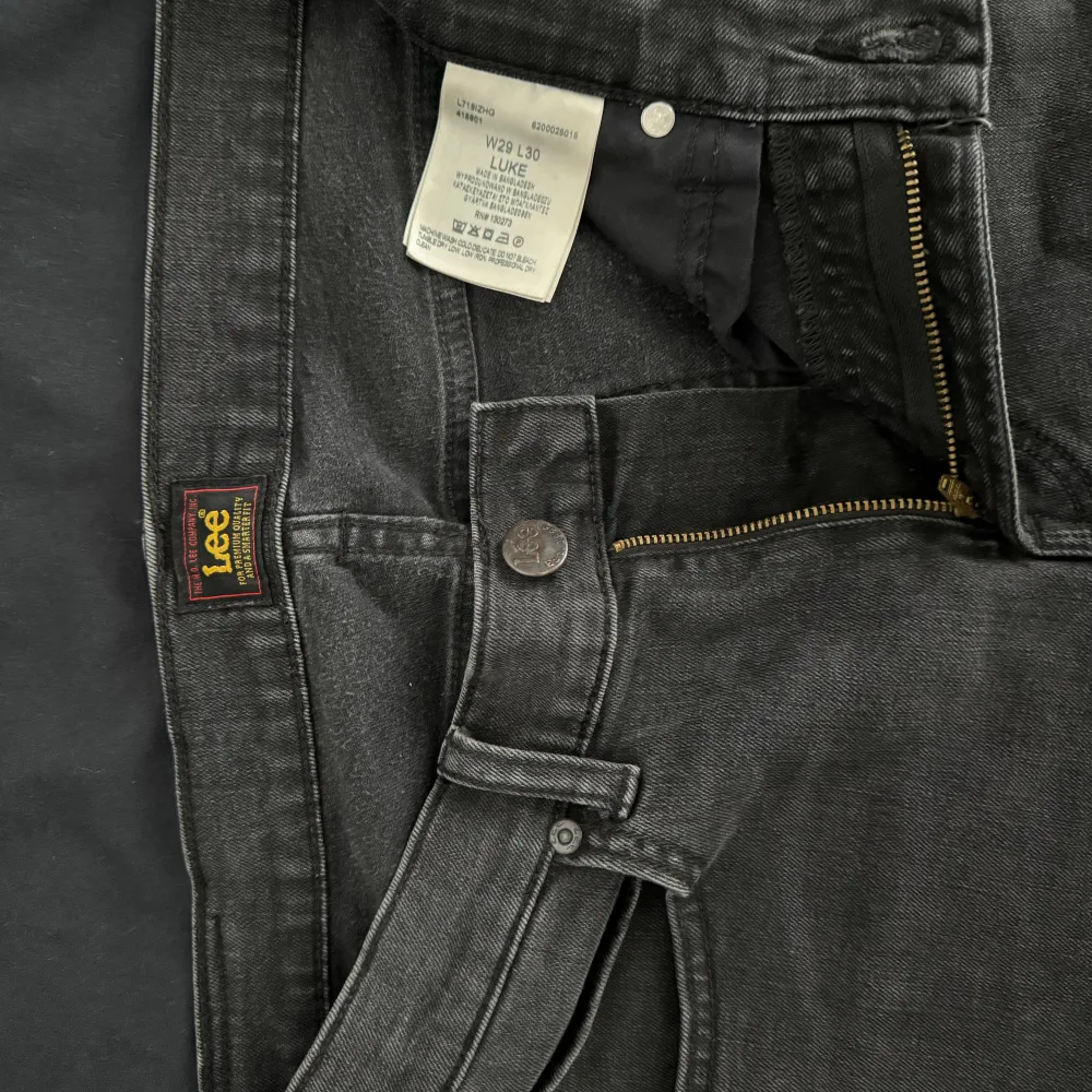 W29 L30, fint skick, växt ut de nu. Färgen är perfekt och priset kan diskuteras 😘. Jeans & Byxor.