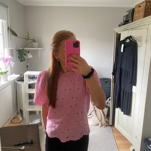 Rosa blus - Rosa blus från Lindex i stl Xs, endast använd 1 gång förra året💞