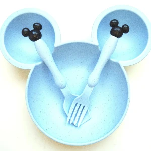 Mickey Mouse tallrik - Ta din måltid till magiska nivåer med våra Mickey Mouse-tallrikar och matchande bestick!🍽️  Perfekta för små och stora Disney-fans. 🏰