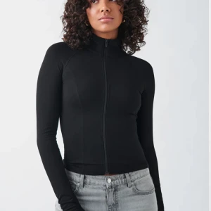 Yoga zip jacket - Från Gina, ångrar köpet ❤️nypris 359 kr