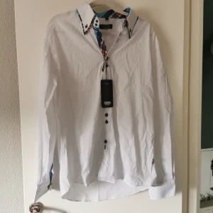 Herr skjorta  - Herr skjorta Ny med tagg Storl XXL