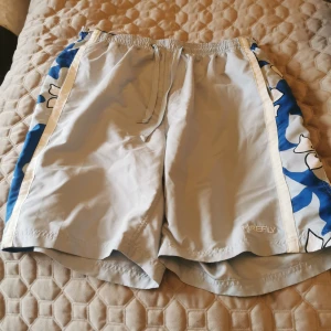 Firefly shorts  - Firefly shorts Storl XL Katt finns i hemmet  