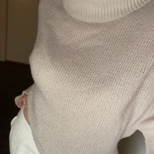 Stickad tröja  - Aldrig använt💞