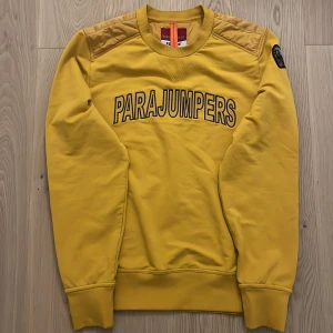 Parajumper tröja - Använd några få gånger, är i väldigt bra skick. Pris kan diskuteras.