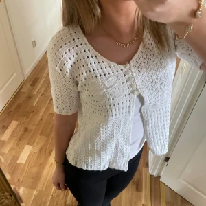 Kofta - Så fin kofta med knappar💕💕köp gärna genom köp nu