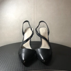 Dam skitu - Damskor i nästan ny skick strl 38