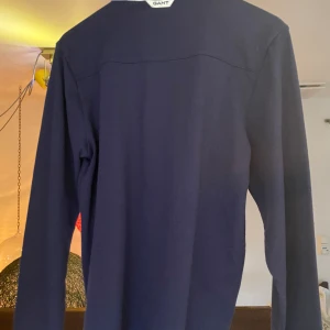 Gant tröja - Tjena! Säljer denna Gant tröjan,aldrig använd så skicket är 10/10 tänkte 300kr för den :)