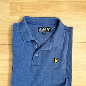 Lyle & Scott Pikétröja - I bra skick