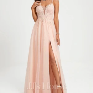 Balklänning - Superfin ljusrosa balklänning med spetts💓Endast använd 1 gång och inget slitage💓Nypris 2985