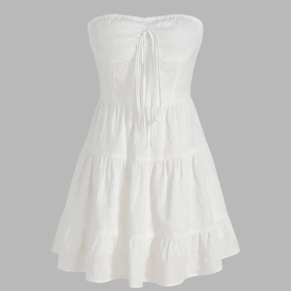 Säljer denna jätte fina klänning från cider då den va för liten, aldrig använd och lappen finns kvar💕. Klänningar.