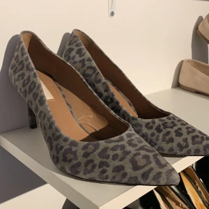 Klackskor - Super snygga leopard klackskor 