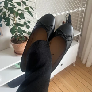 Ballerina 🎀 - Helt oanvända ballerinaskor! Endast testade, tyvärr försmå för mig 🩷Storlek 37