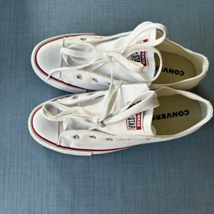 Converse skor  - Helt nya oanvända Converse Chuck Taylor All Star Eva Lift skor.  Pris: 350kr (ord. 629kr) Köpta på Zalando, kvitto finns