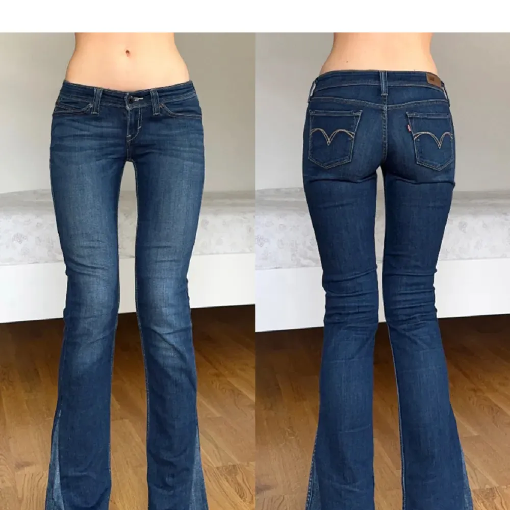 Säljer dessa supersnygga lågmidjade Levis jeans, nästan exakt likadana som på första bilden 😍 (lånad) använda gärna köp nu funktionen . Jeans & Byxor.